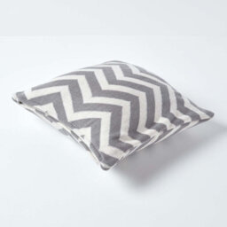 Homescapes Grey Geometric Cotton Knitted Cushion Cover, 45 X 45 Cm - thumbnail 3
