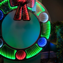 Samuel Alexander 60Cm Light Up Hanging Christmas Wreath Infinity Mirror With Multi Coloured Leds - thumbnail 6