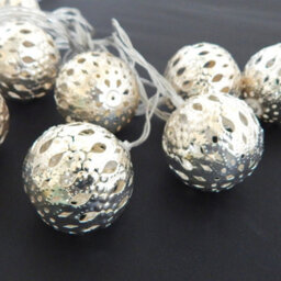 1.6 Meter Silver Ball Fairy Lights - thumbnail 3