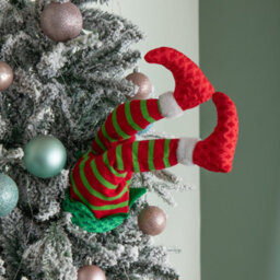 Samuel Alexander 55Cm Battery Operated Soft Animated Elf Kicking Legs Christmas Decoration - thumbnail 2