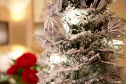 Best Artificial 8Ft Snow Flocked Frosted Pop-Up Pre-Decorated Pre-Lit Christmas Trees - thumbnail 8