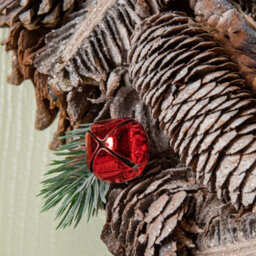 Samuel Alexander 45Cm Frosted Hanging Christmas Star Wreath With Red Jingle Bells & Wooden Stars - thumbnail 6