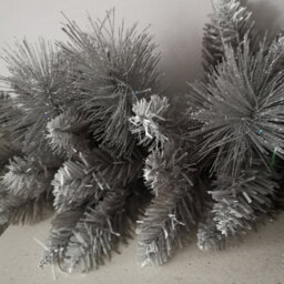 Samuel Alexander Premier 6Ft (1.8M) Christmas Silver Garland With Some Glitter Tips - thumbnail 4