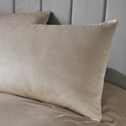 Laurence Llewelyn-Bowen Montrose Luxury Natural Velvet Duvet Cover Set - thumbnail 2