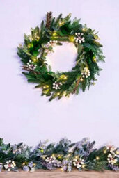 Christmas Tree World 50Cm Pre-Lit Decorated Pe Pine Wreath With White Berries - thumbnail 1