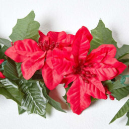 Homescapes Artificial Red Poinsettia Berry Garland, 175 Cm - thumbnail 3