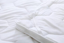 Homespace Direct Ltd Kampala Hill Mattress Topper Air Flow 5Cm Deep Anti Allergenic Hotel Quality Super King - thumbnail 2