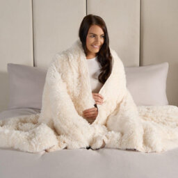 Ohs Fluffy Faux Fur Weighted Blanket, Cream - 6Kg - thumbnail 3