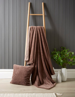Bellissimo Home Thick Plush Faux Fur Throw Mocha. Soft And Warm. 130 X 180Cm
