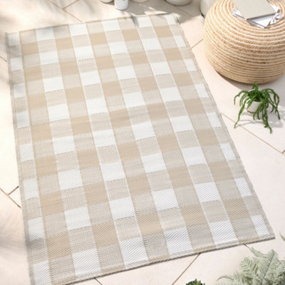 Dreams & Drapes Gingham Classic Check Print Uv Resistant Natural Outdoor Rug - image 1