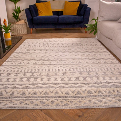 Loomed Aztec Geometric Silver Grey White Plush Scandi Area Rug 80X150Cm - image 1
