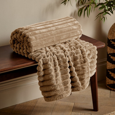 Catherine Lansfield Cosy Ribbed Faux Fur Blanket Throw Natural - image 1