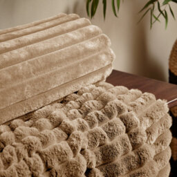 Catherine Lansfield Cosy Ribbed Faux Fur Blanket Throw Natural - thumbnail 2