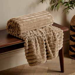 Catherine Lansfield Cosy Ribbed Faux Fur Blanket Throw Natural - thumbnail 1