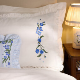 Cath Kidston Forget Me Knot Floral Cotton Double Duvet Cover Set With Pillowcases White / Blue - thumbnail 3