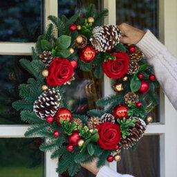 Dibor Vintage Style Brockham Rose Festive Decor Autumn-Winter Wreath Front Door Christmas Wreath 55Cm