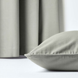 Homescapes Cotton Plain Grey Cushion Cover, 30 X 30 Cm - thumbnail 5