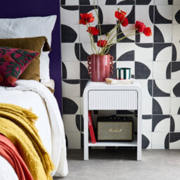 Sweeek - 1-Drawer Bedside Table With Grooved Wooden Effect White 40X30X53 Cm - Julia - thumbnail 5