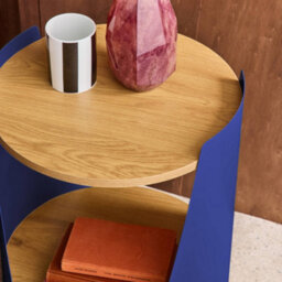 Sweeek - Curved Metal Side Table Or Bedside Table With Wood Decor And Casters Blue 40X39.5X47.5 Cm - Molto - thumbnail 4