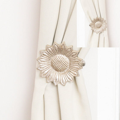 Melody Maison Set Of 2 Silver Metal Sunflower Wall Mounted Tie Backs - image 1