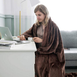Ameha Fleece Plain Blanket, Lightweight & Reversible Throw For Travel, Bed & Sofa Blanket, Coffee Single 130X150Cm - thumbnail 2