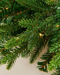 Werchristmas 60 Cm Pre-Lit Douglas Fir Artificial Christmas Wreath, 60 Warm White Leds - thumbnail 4