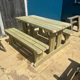 Rutland County Garden Furniture Tinwell Walk-In Picnic Table - 5Ft Width X 6Ft Length (Rounded Edges) - thumbnail 6
