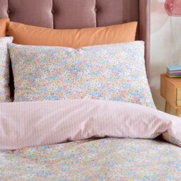 Catherine Lansfield Darcy Floral Reversible Duvet Cover Set With Pillowcases Pink - thumbnail 4