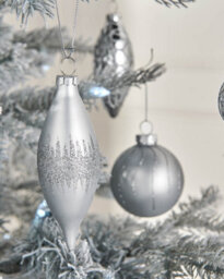 WeRChristmas Silver Glass Christmas Baubles, 20 Pack - thumbnail 3