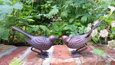 Inspirational Gifting Pair Of Birds Sculpture Garden Ornament - image 1