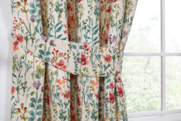 Sundour Amaryllis - Fully Lined Floral Curtains - Pencil Pleat - Polycotton (Multi,tie Backs 26''(Pair)) - thumbnail 4