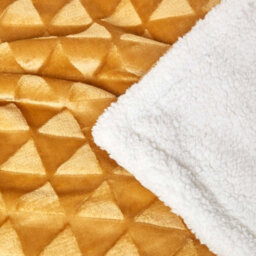Homescapes Mustard Yellow Geometric Triangle Velvet Throw, 200 X 230 Cm - thumbnail 5