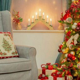 The Christmas Workshop 70730 Wooden Christmas Candle Bridge - thumbnail 4