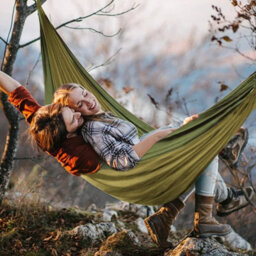 Large Soft Breathable Camping Hammock Holds Up - thumbnail 3