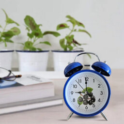 Twin Bell Battery-Operated Loud Mechanical Alarm Clock For Heavy Sleepers - thumbnail 4