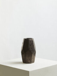 Orsina Sleek And Sturdy Small Ceramic Vase, Robust And Durable Pottery Vase, Handcrafted Ceramic Vase For Flowers - thumbnail 4