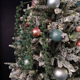 Samuel Alexander 96Cm Green Glitter Frosted Mini Leaf Wispy Christmas Stem Decoration - thumbnail 4