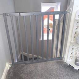 Safetots Top Of The Stairs Screw Fitted Stair Gate, Grey Wooden, 63.5Cm - 105.5Cm, Wood Baby Gate, Stylish Safety Gate - thumbnail 6