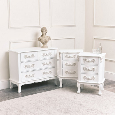 Melody Maison Antique White 4 Drawer Chest Of Drawer & Pair Of 3 Drawer Bedside Tables - Pays Blanc Range - image 1