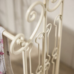 Dibor Vintage Style Three Rung Towel Rack Cast Iron Ornate Scrolled Bathroom Freestanding Towel Rail - thumbnail 5