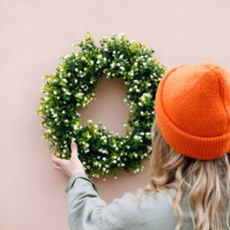 Primrose Baby's Breath Artificial Flower Wreath With Hanging Loop 45Cm - thumbnail 7