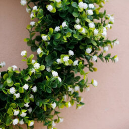 Primrose Baby's Breath Artificial Flower Wreath With Hanging Loop 45Cm - thumbnail 4