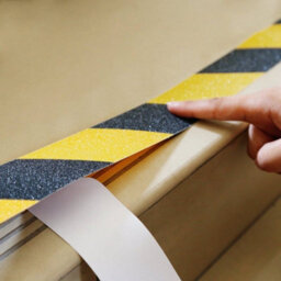 Slips Away Non Slip Tape Roll Pro - Anti Slip Traction For Indoor/outdoor 800mm X 18.3 Hazard - thumbnail 2