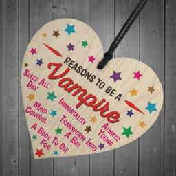 Red Ocean Reasons To Be A Vampire Wooden Hanging Heart Novelty - thumbnail 6