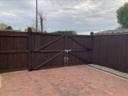 Ruby UK Ruby Featheredge Entrance Gate Pair Ruby Shebbear Durable Wooden Driveway Gates 4.2M Wide (As Pair) X 2.1M High - thumbnail 3