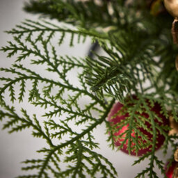 Dibor Rosebrook Pine Triple Pillar Centrepiece Christmas Decoration Tealight Holder Candle Holder - thumbnail 3