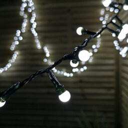 Samuel Alexander 7.5M Frosted Berry Christmas Lights With 300 Leds In White - thumbnail 2