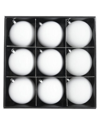 WeRChristmas White Shatterproof Christmas Baubles, 9 Pack, 10 Cm - image 1
