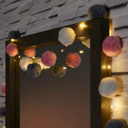 Pom Battery-Powered Warm White 16 Led Indoor String Lights