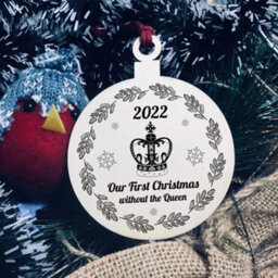 Red Ocean In Memory Queen Elizabeth Ii Plaque Wood Christmas Bauble Tree Decoration Keepsake